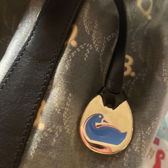 Dooney & Bourke drawstring bag - Picture 6 of 7